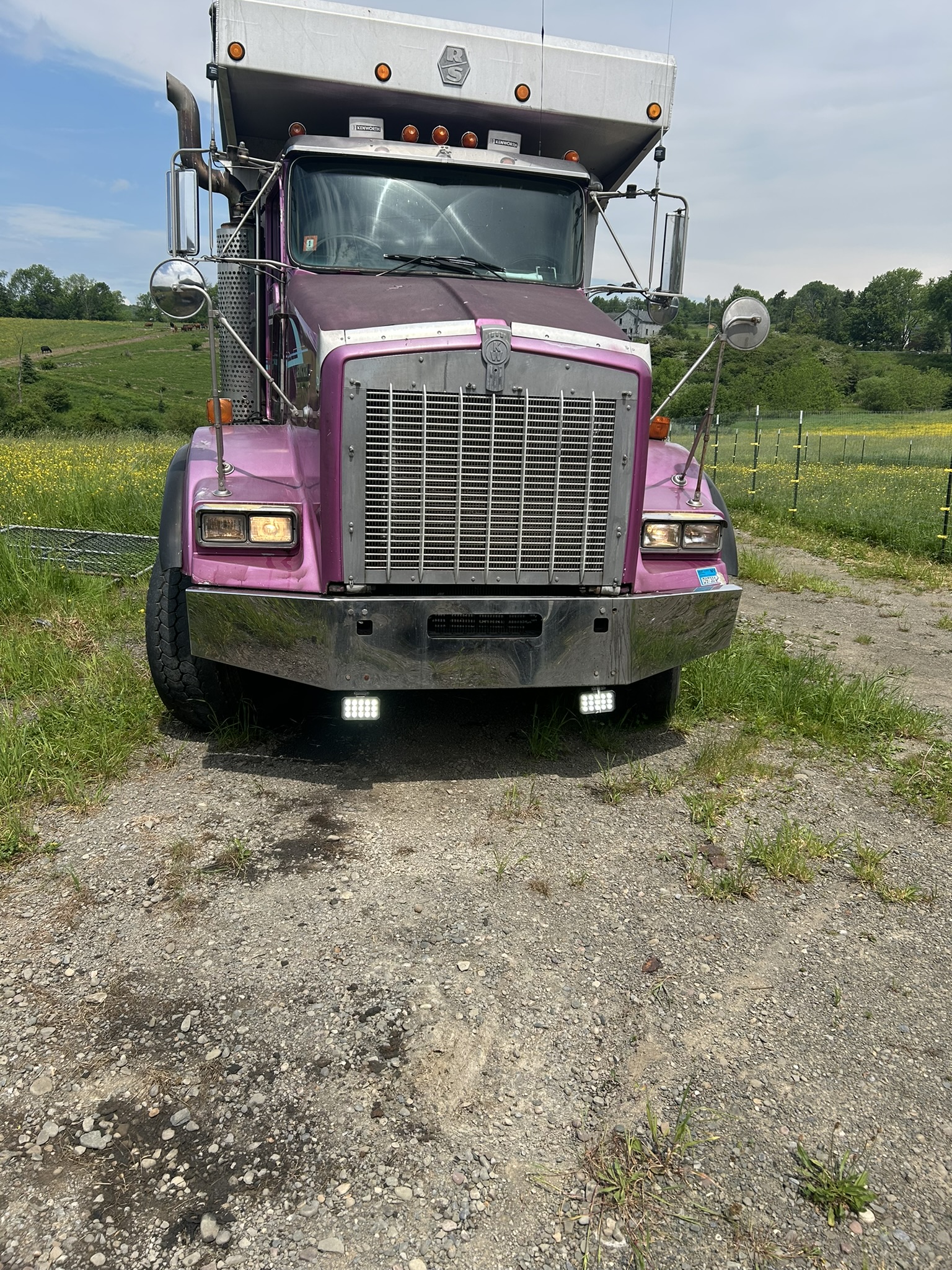 1999 Kenworth T800 Dump Truck view 5