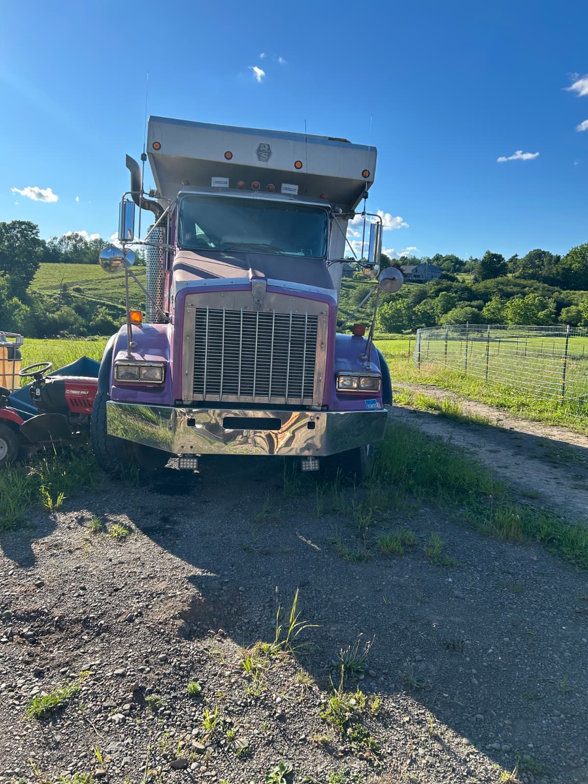 1999 Kenworth T800 Dump Truck view 21